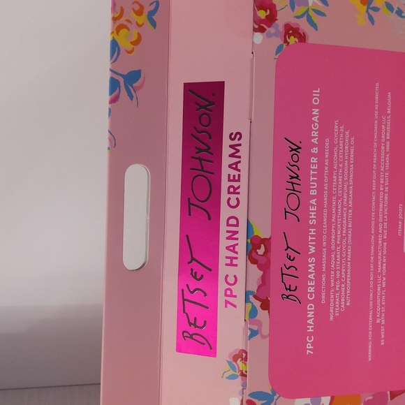 Betsey Johnson Hand Cream Collection, 7-Pcs, NIB - Picture 3 of 4